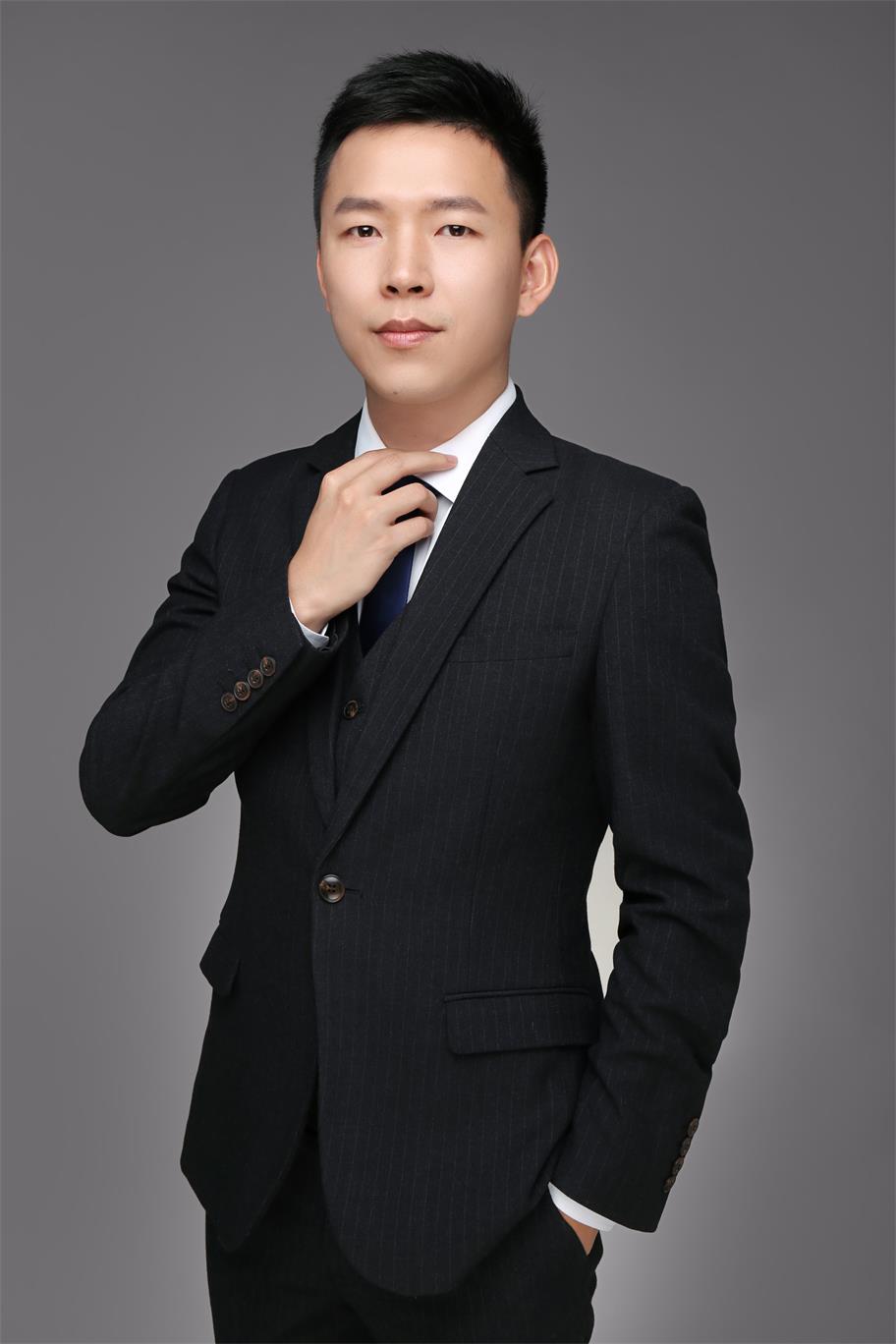 赖平 包装与印刷设计负责人